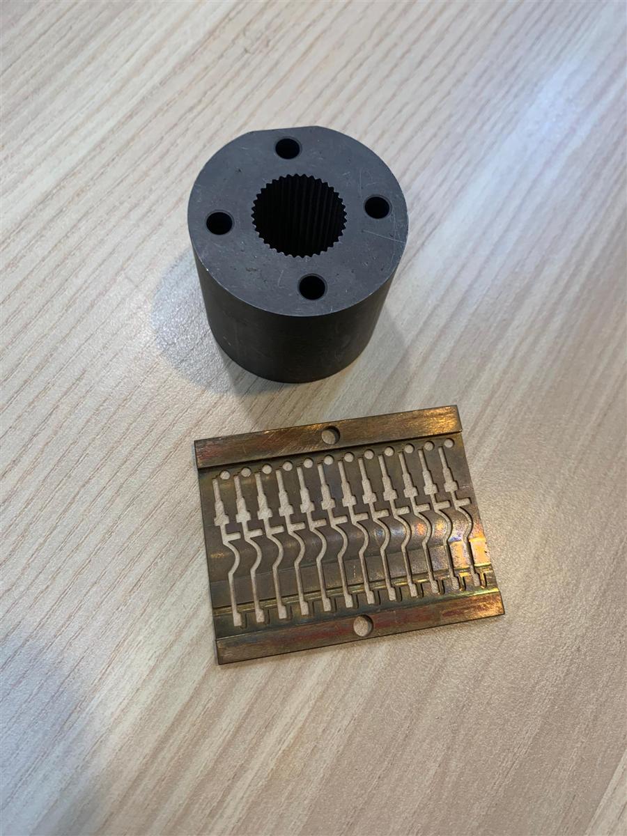Wire-cut splined coupling and connector plate